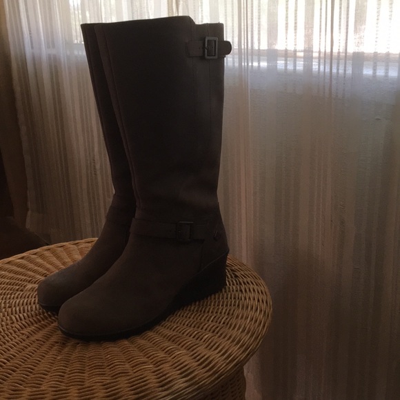 Keen Shoes - Women’s Keen Leather Boots size 10